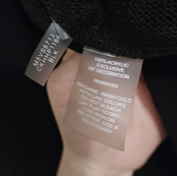 CALVIN KLEIN Black Buckle-Detail Turtleneck Poncho. Size S/M NWT - Picture 14 of 16